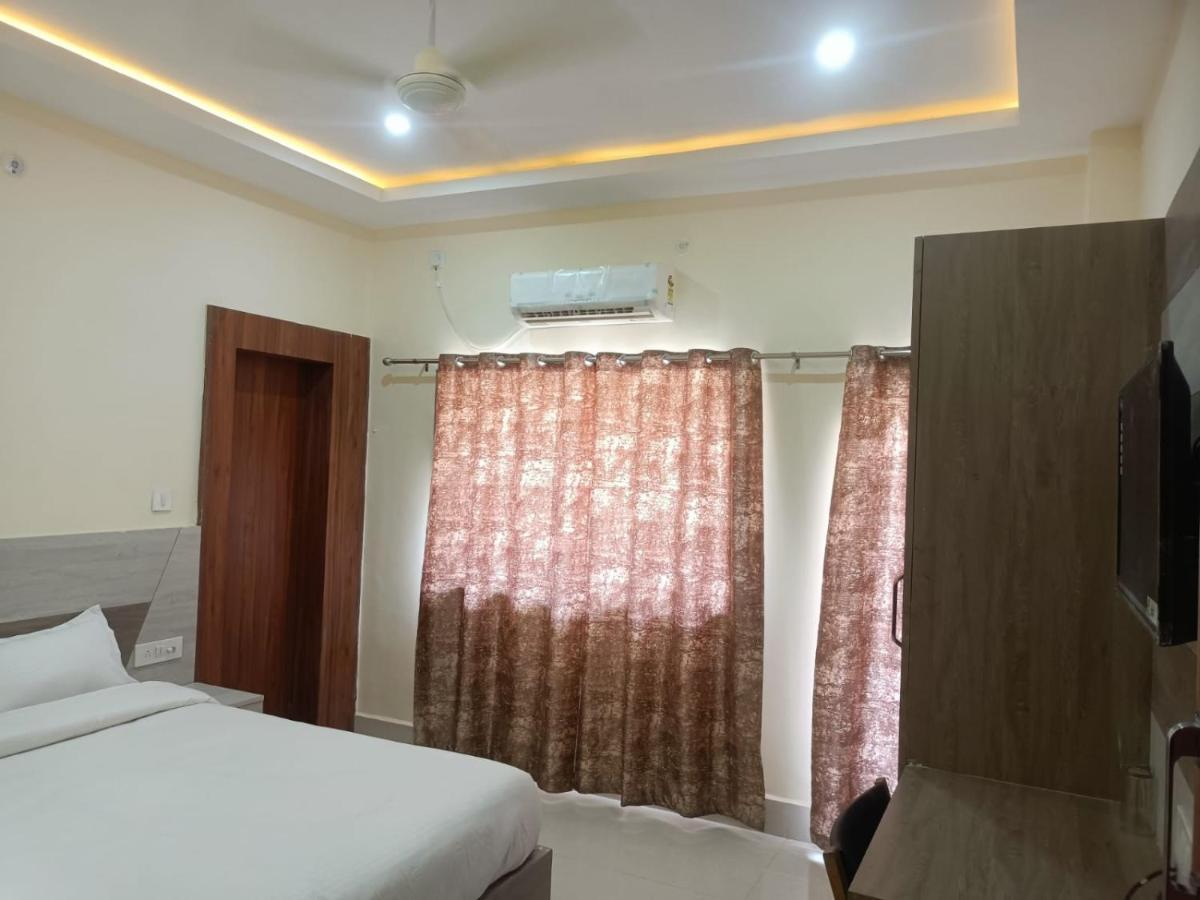 Hotel Rajwada Palace Орча Екстериор снимка