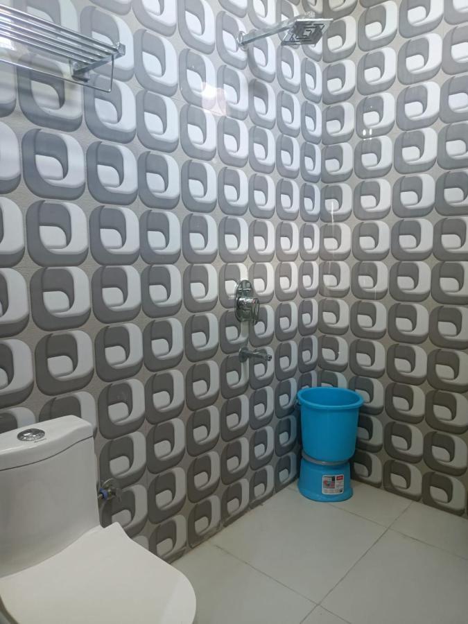 Hotel Rajwada Palace Орча Екстериор снимка