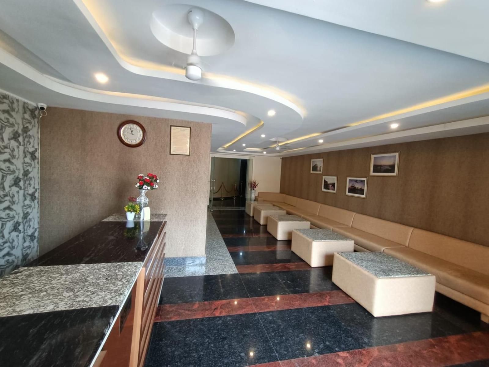 Hotel Rajwada Palace Орча Екстериор снимка